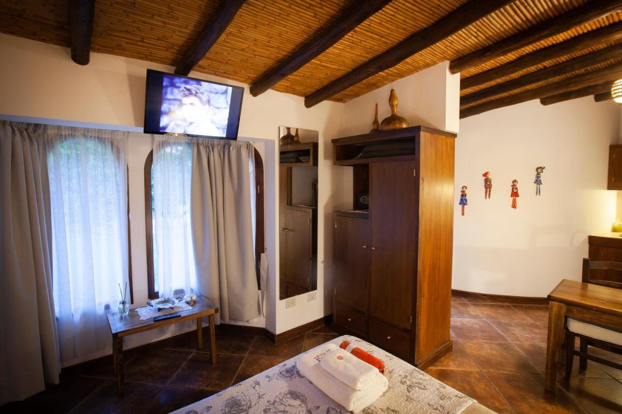 Hotel De Rosas